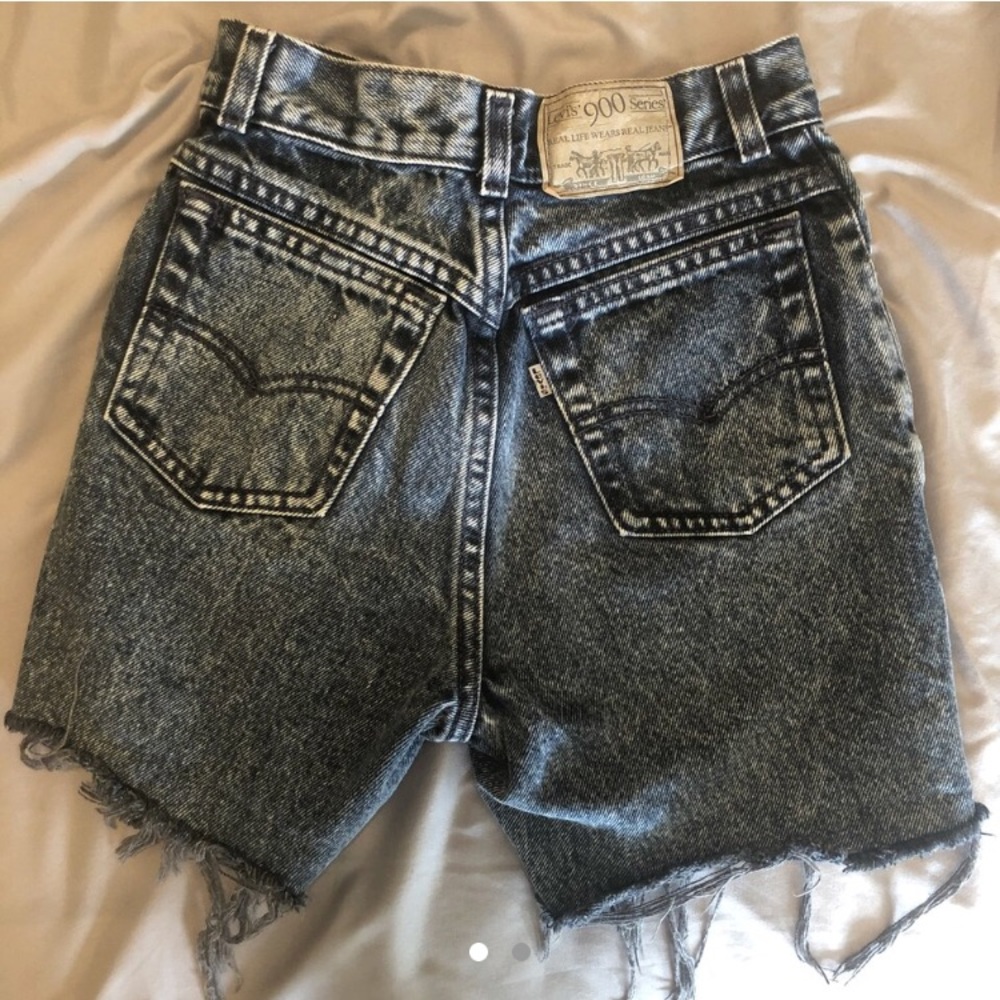 Levi cut off shorts